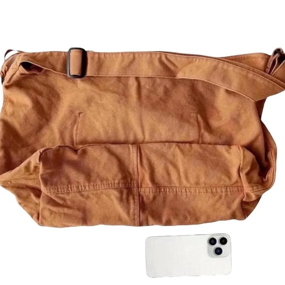 Amazing large capacity canvas messenger